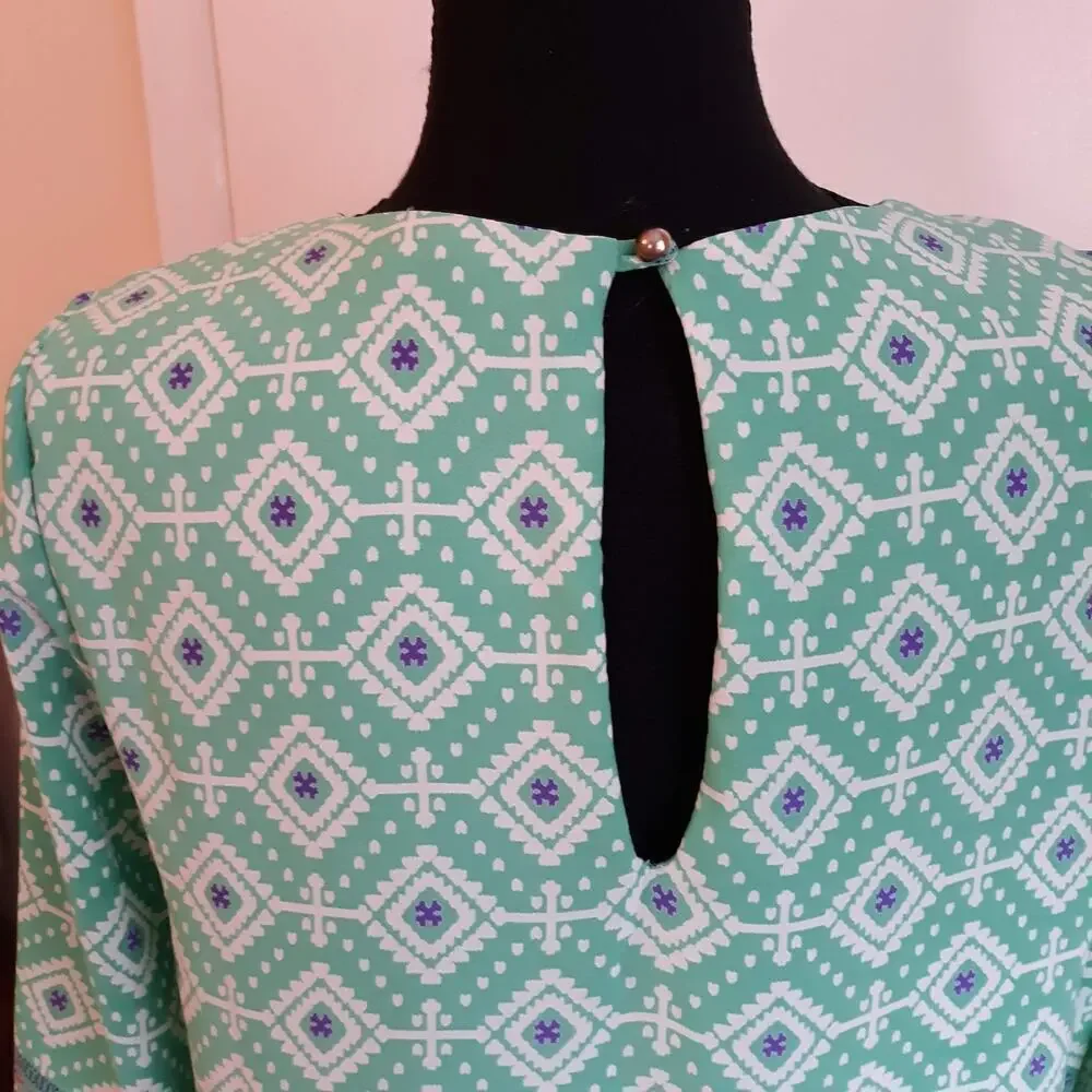 Everly Shift Dress Seafoam Green w/ contrasting borders 3/4 sleeve Size M - Picture 6 of 6